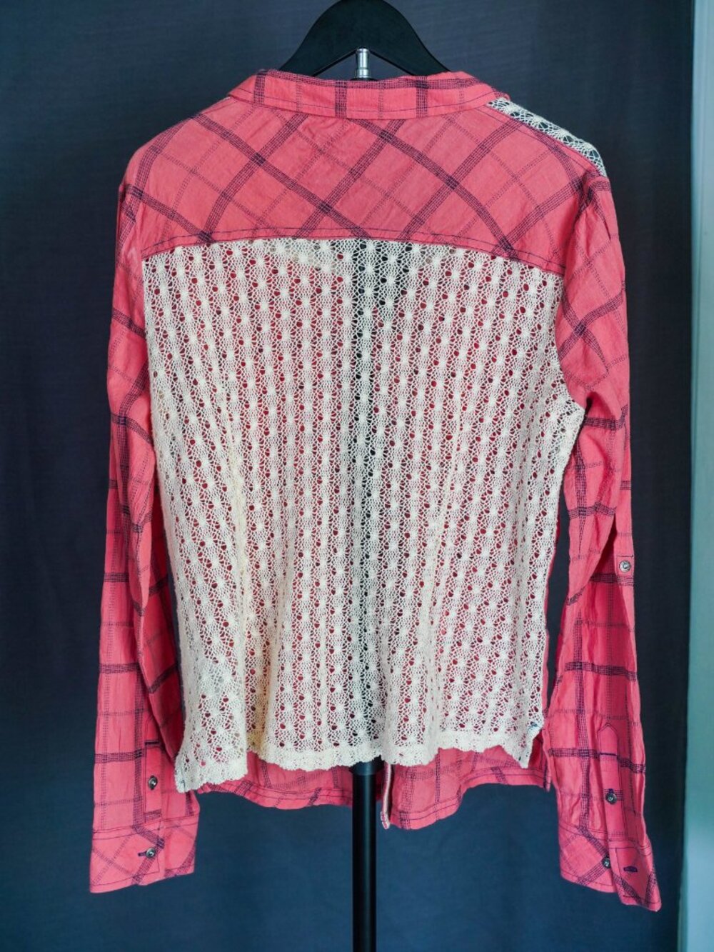 Miss Me Women's Coral Plaid Western Lace Trim Button Up Shirt Large - Picture 14 of 14